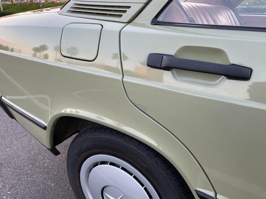 Детали экстерьера Mercedes-Benz 190 D (W124) 1984 года  (NA) (фото 71 из 240)